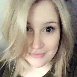 Meet your Posher, Danika